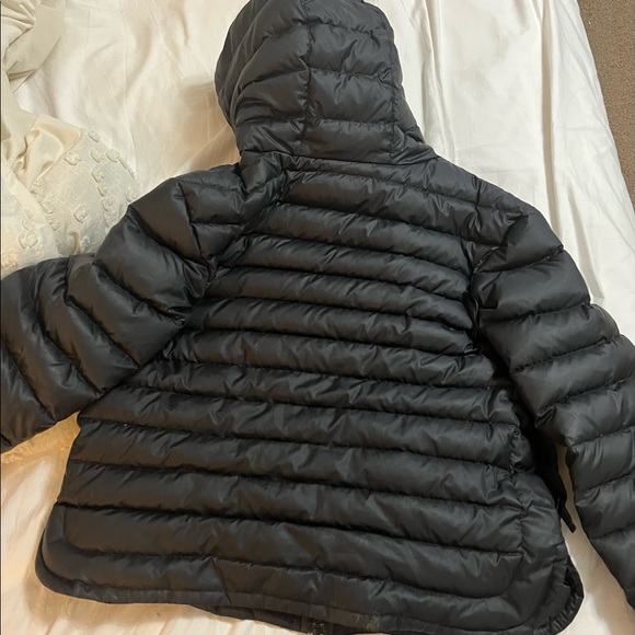 Nike black puffer jacket - Picture 2 of 2
